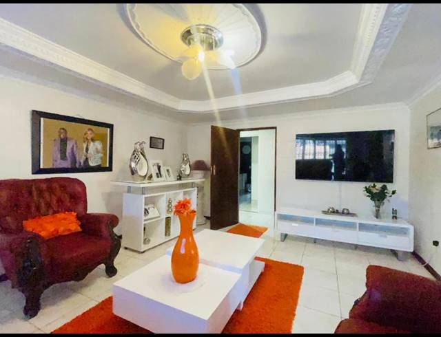 7 BEDROOM HOUSE FOR SALE IN NEW STATE AREA